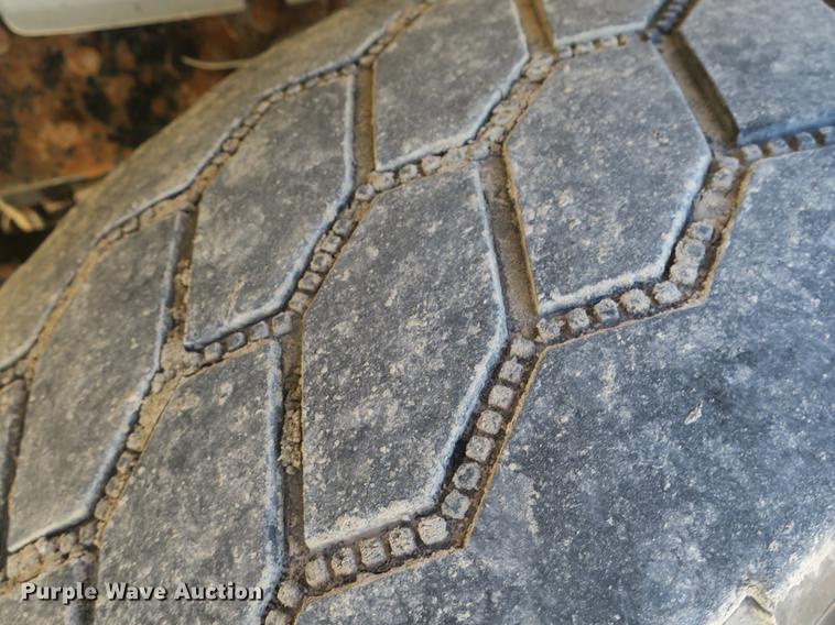 image for item DB8921 1999 Mack RD688S hook truck