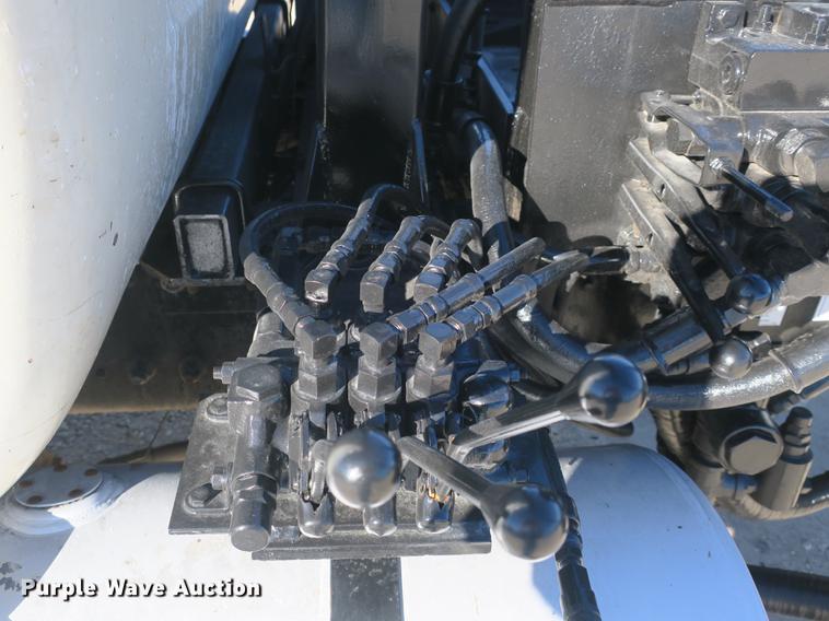 image for item DB8921 1999 Mack RD688S hook truck