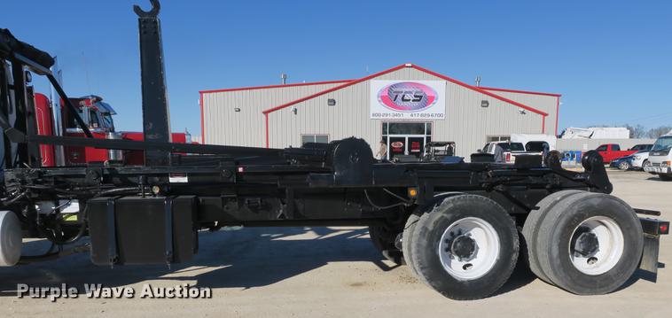 image for item DB8921 1999 Mack RD688S hook truck