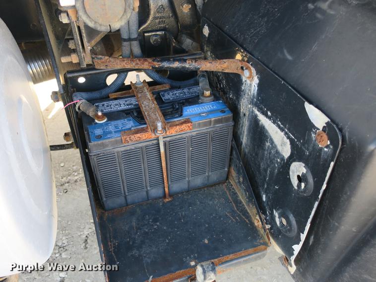 image for item DB8921 1999 Mack RD688S hook truck