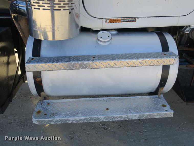 image for item DB8921 1999 Mack RD688S hook truck