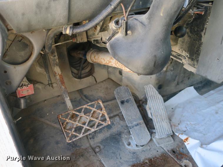 image for item DB8921 1999 Mack RD688S hook truck