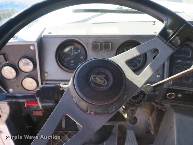image for item DB8921 1999 Mack RD688S hook truck