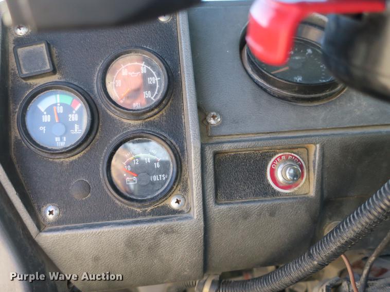 image for item DB8921 1999 Mack RD688S hook truck