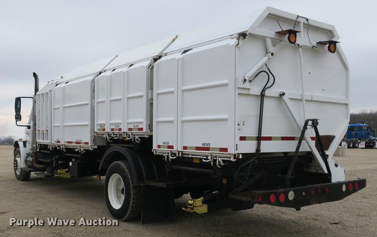 image for item DB8923 2005 International 4300 recycling truck
