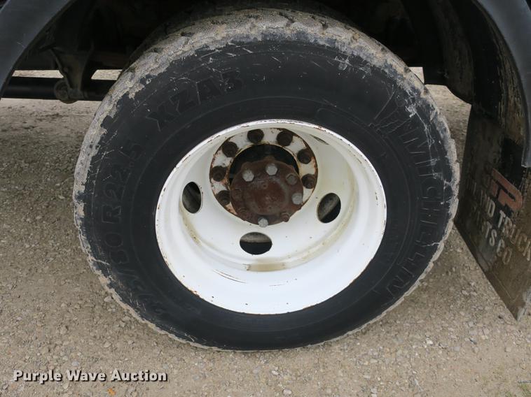 image for item DB8923 2005 International 4300 recycling truck