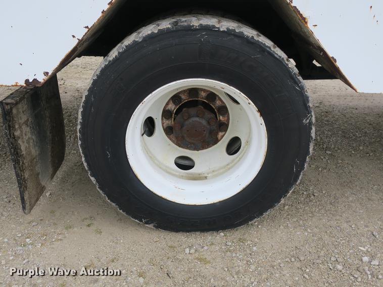 image for item DB8923 2005 International 4300 recycling truck