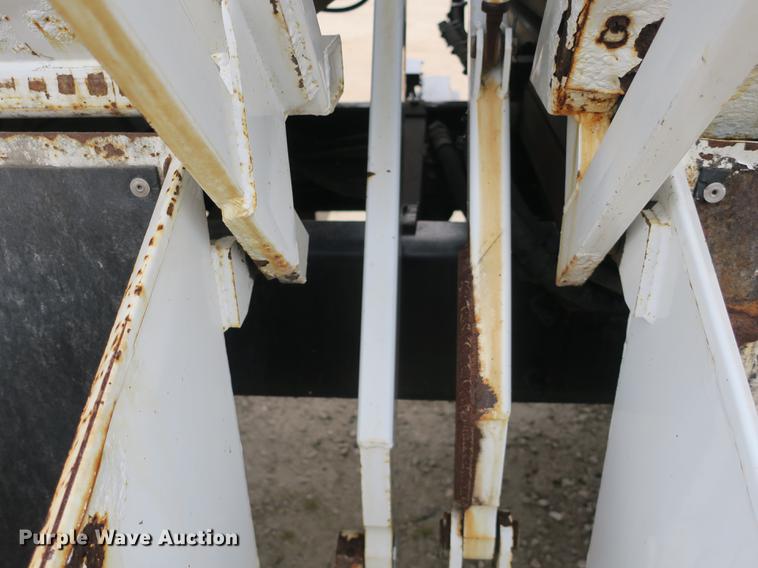 image for item DB8923 2005 International 4300 recycling truck