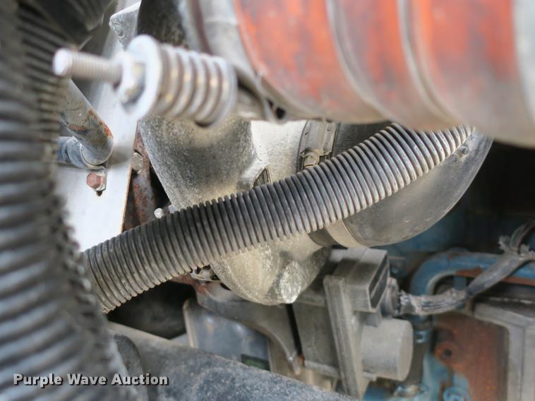 image for item DB8923 2005 International 4300 recycling truck