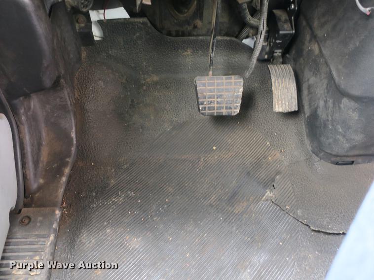 image for item DB8923 2005 International 4300 recycling truck