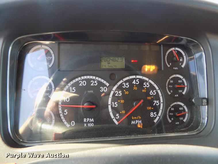 image for item DB9008 2010 Freightliner Business Class M2 box truck