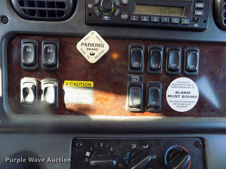 image for item DB9008 2010 Freightliner Business Class M2 box truck