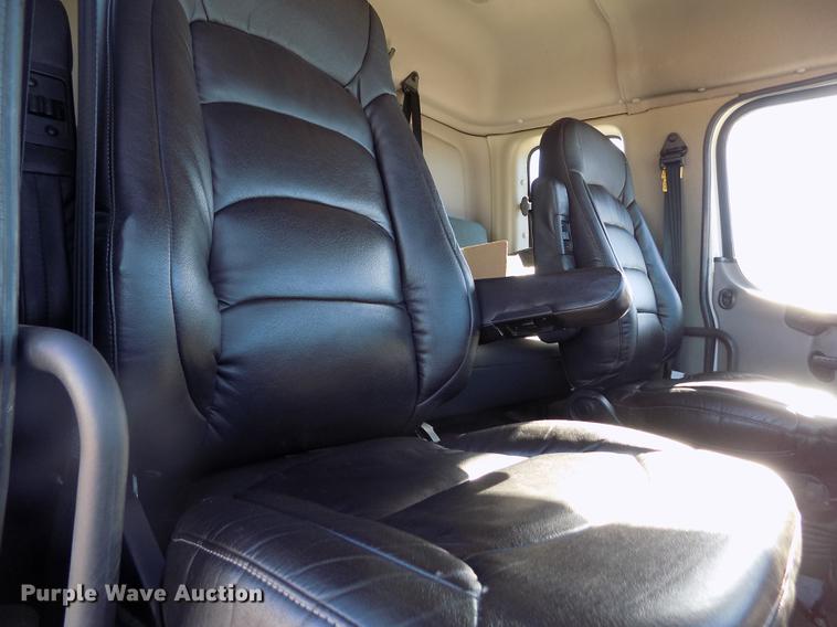 image for item DB9008 2010 Freightliner Business Class M2 box truck