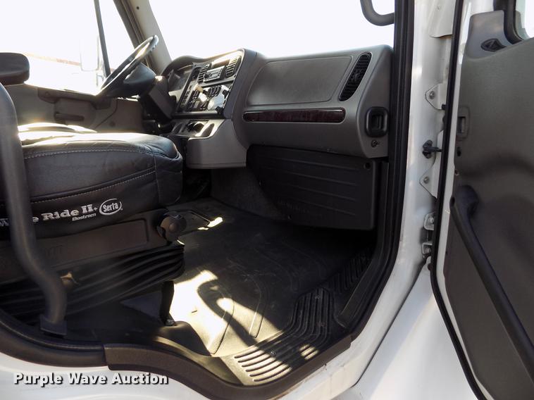 image for item DB9008 2010 Freightliner Business Class M2 box truck