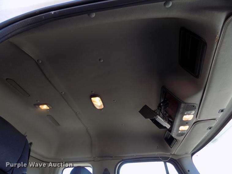 image for item DB9008 2010 Freightliner Business Class M2 box truck