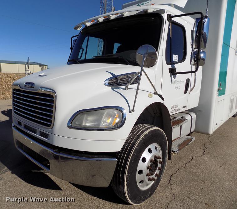 image for item DB9008 2010 Freightliner Business Class M2 box truck