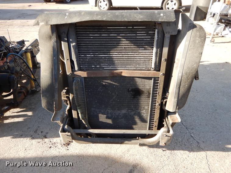 image for item DC0182 (2) Navistar 6.0L diesel engines