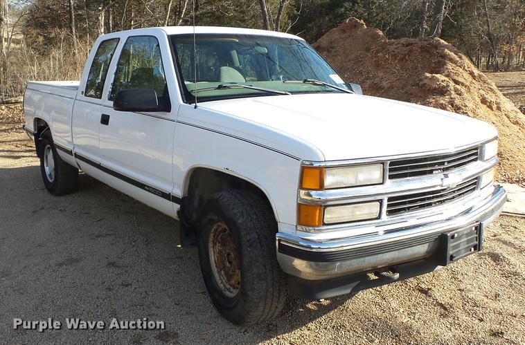 image for item DD2378 1999 Chevrolet 1500 Ext. Cab pickup truck