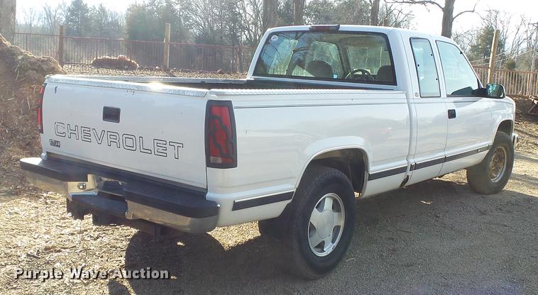 image for item DD2378 1999 Chevrolet 1500 Ext. Cab pickup truck