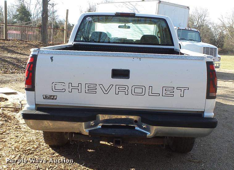 image for item DD2378 1999 Chevrolet 1500 Ext. Cab pickup truck