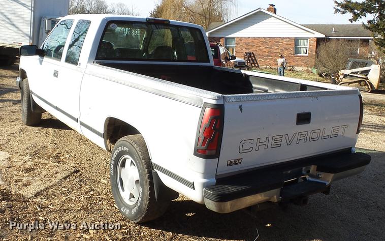 image for item DD2378 1999 Chevrolet 1500 Ext. Cab pickup truck