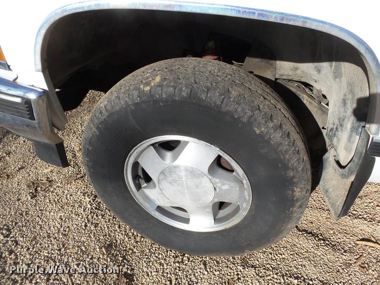 image for item DD2378 1999 Chevrolet 1500 Ext. Cab pickup truck