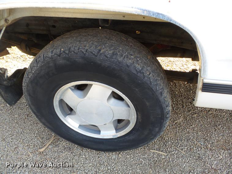 image for item DD2378 1999 Chevrolet 1500 Ext. Cab pickup truck