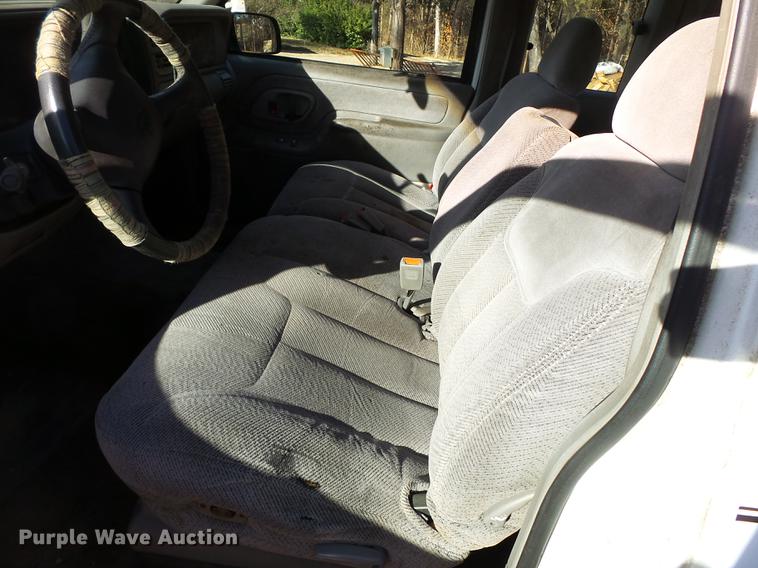 image for item DD2378 1999 Chevrolet 1500 Ext. Cab pickup truck