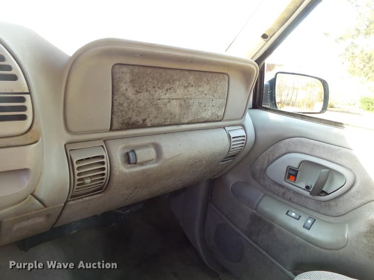 image for item DD2378 1999 Chevrolet 1500 Ext. Cab pickup truck