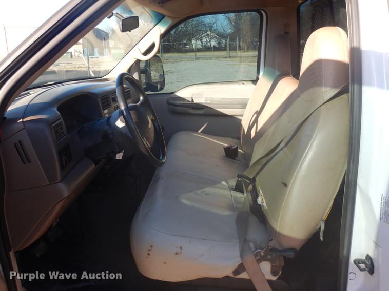 image for item DD3563 2001 Ford F350 Super Duty flatbed pickup truck