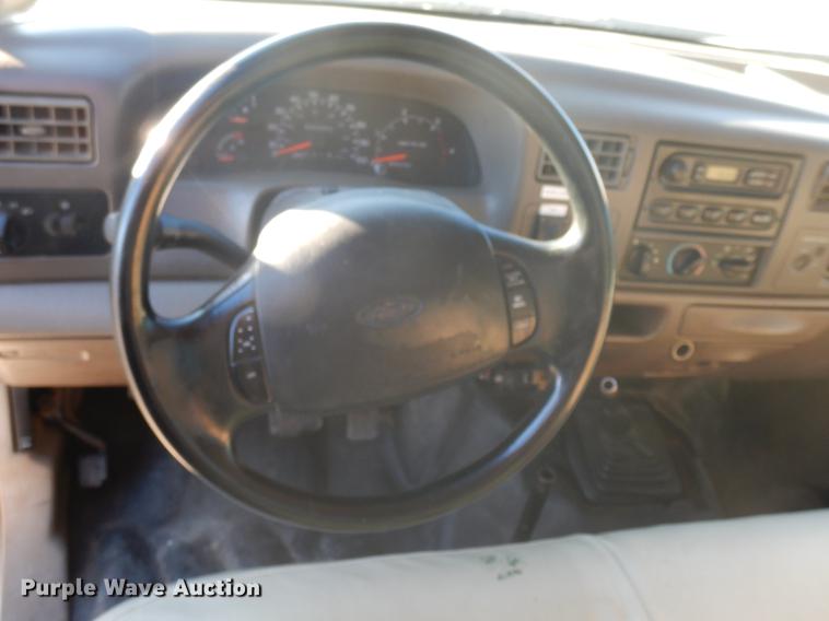 image for item DD3563 2001 Ford F350 Super Duty flatbed pickup truck