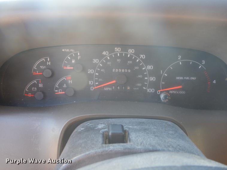 image for item DD3563 2001 Ford F350 Super Duty flatbed pickup truck