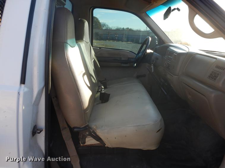 image for item DD3563 2001 Ford F350 Super Duty flatbed pickup truck