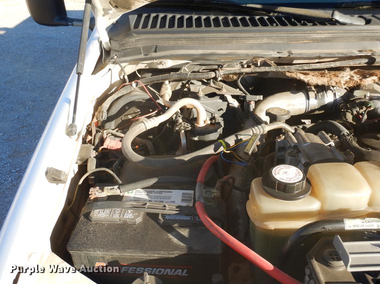 image for item DD3563 2001 Ford F350 Super Duty flatbed pickup truck