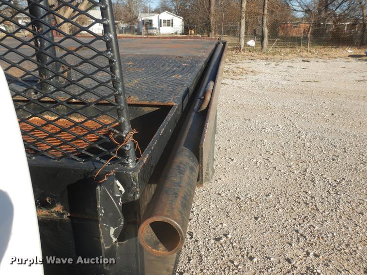 image for item DD3563 2001 Ford F350 Super Duty flatbed pickup truck