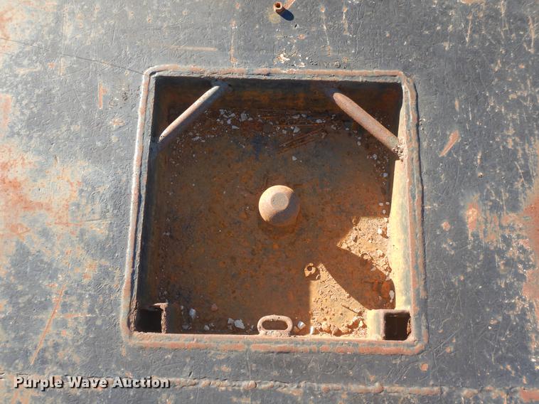 image for item DD3563 2001 Ford F350 Super Duty flatbed pickup truck