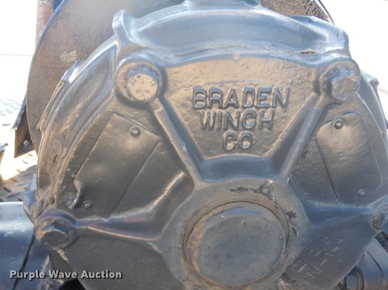 image for item DD3563 2001 Ford F350 Super Duty flatbed pickup truck