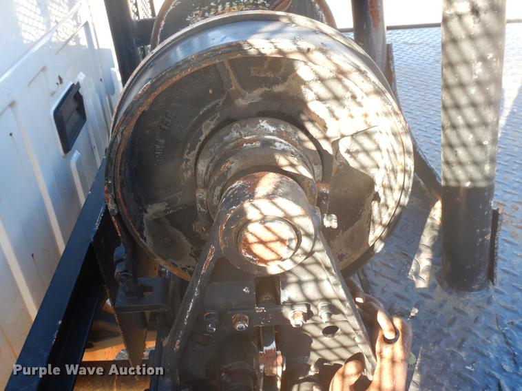 image for item DD3563 2001 Ford F350 Super Duty flatbed pickup truck