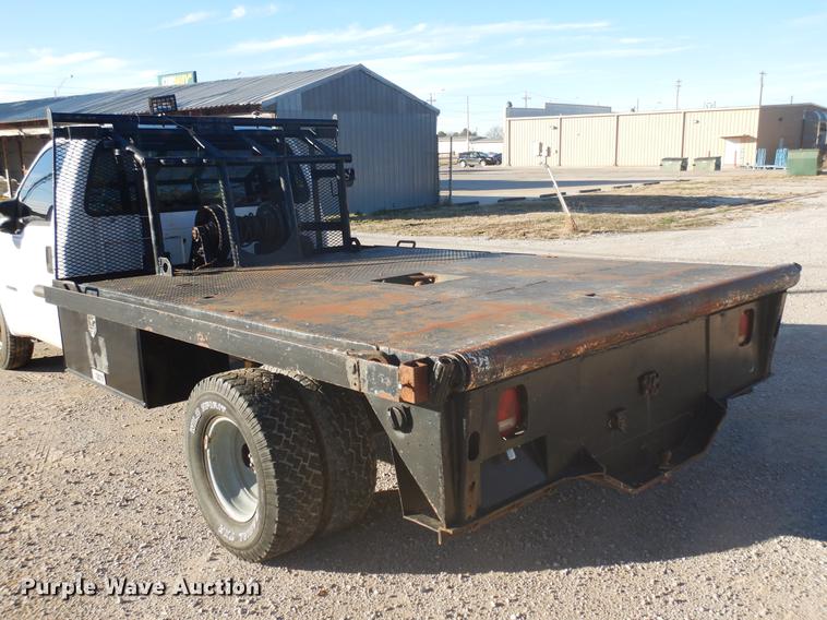 image for item DD3563 2001 Ford F350 Super Duty flatbed pickup truck