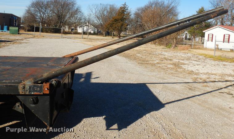 image for item DD3563 2001 Ford F350 Super Duty flatbed pickup truck