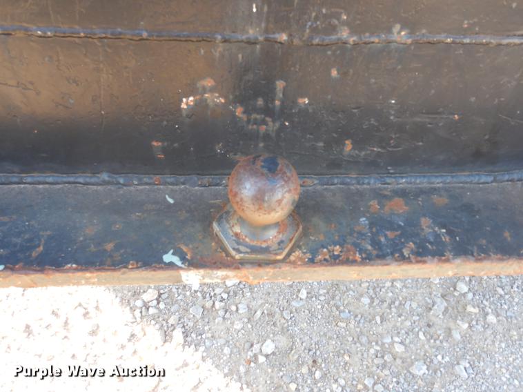 image for item DD3563 2001 Ford F350 Super Duty flatbed pickup truck