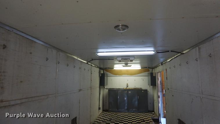 image for item DE3347 1998 Avenger VW824TAE5200 enclosed cargo trailer