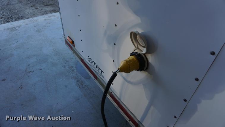 image for item DE3347 1998 Avenger VW824TAE5200 enclosed cargo trailer