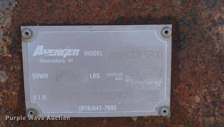 image for item DE3347 1998 Avenger VW824TAE5200 enclosed cargo trailer