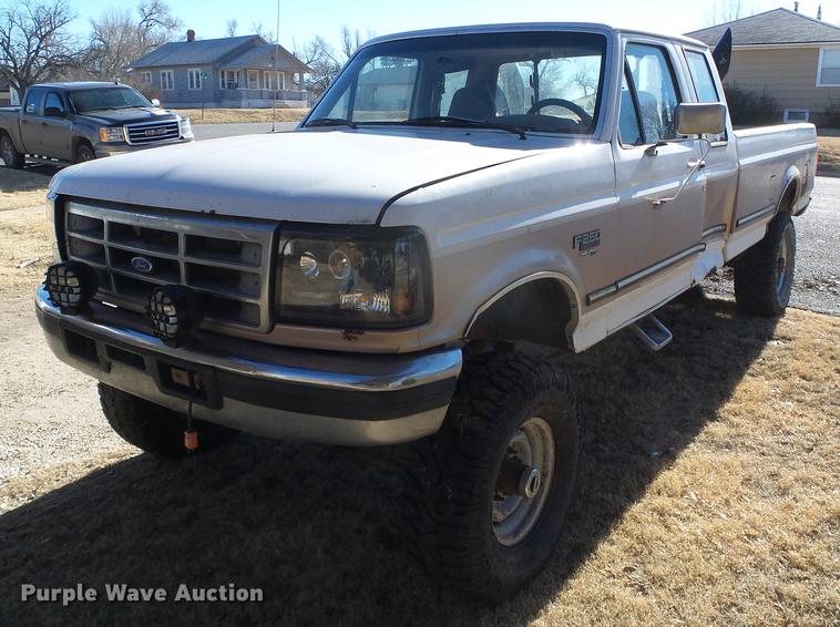 image for item DF2874 1997 Ford F250 Super Duty SuperCab pickup truck