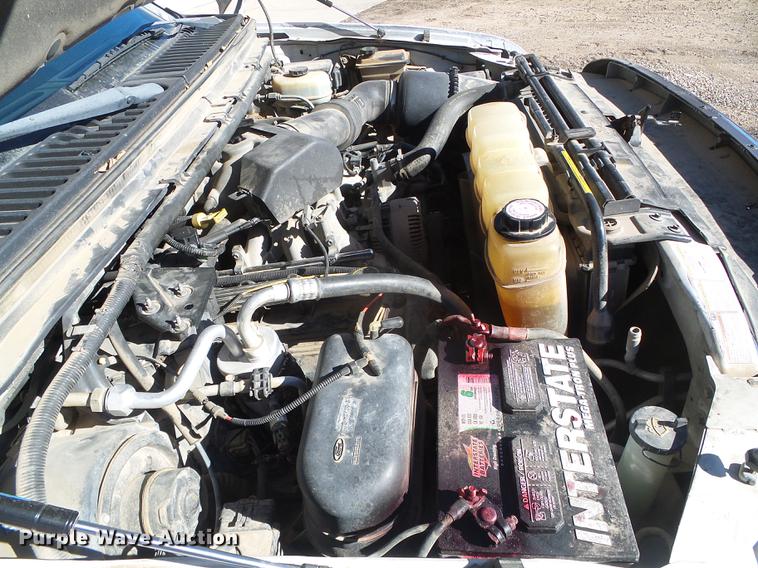 image for item DF2896 1999 Ford F450 Super Duty flatbed truck