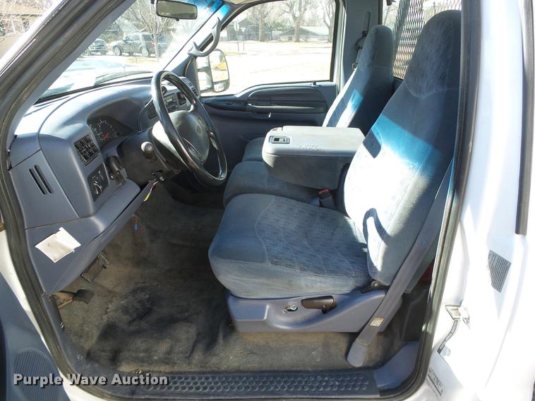 image for item DF2896 1999 Ford F450 Super Duty flatbed truck