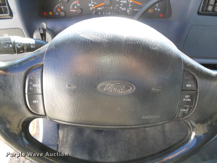 image for item DF2896 1999 Ford F450 Super Duty flatbed truck