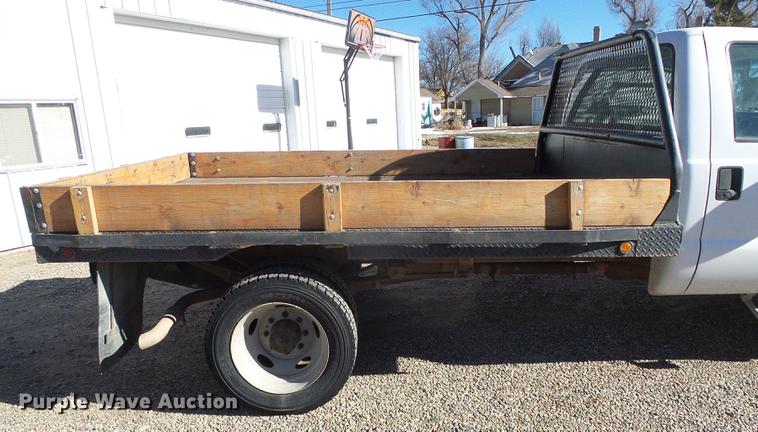 image for item DF2896 1999 Ford F450 Super Duty flatbed truck