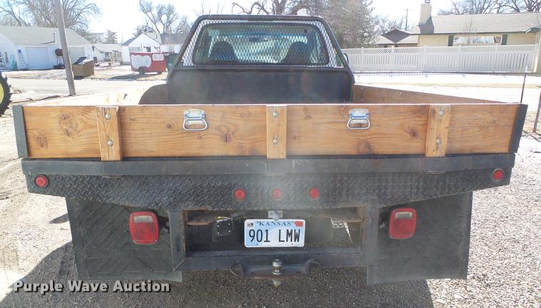 image for item DF2896 1999 Ford F450 Super Duty flatbed truck